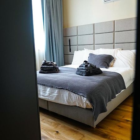 Hotel Mezza Notte Ронсе Екстер'єр фото